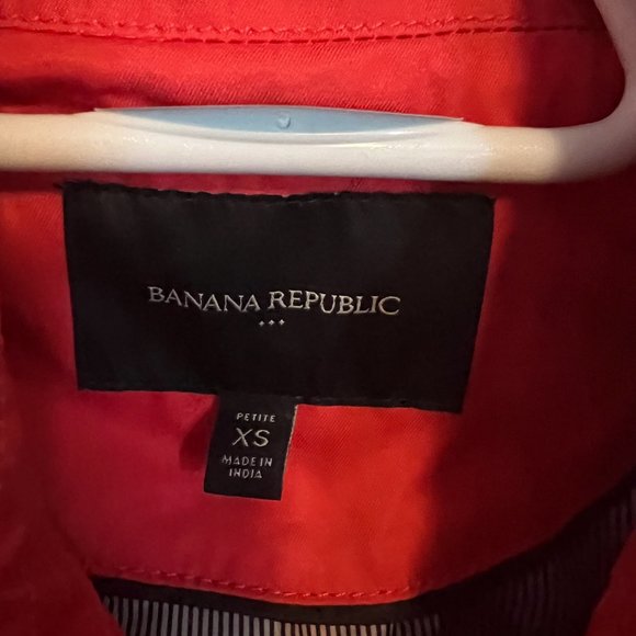 BANANA REPUBLIC Red Water Resistant Mid Length Belted Trench Coat PXS EUC - Picture 3 of 3